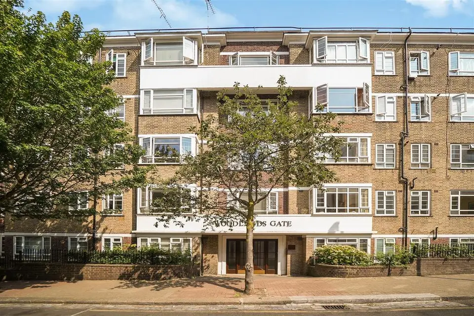 2 bedroom flat for sale