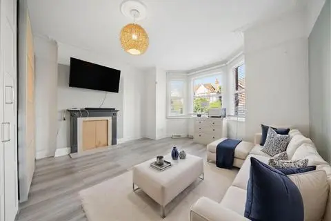 2 bedroom ground floor flat to rent