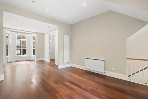 5 bedroom terraced house to rent