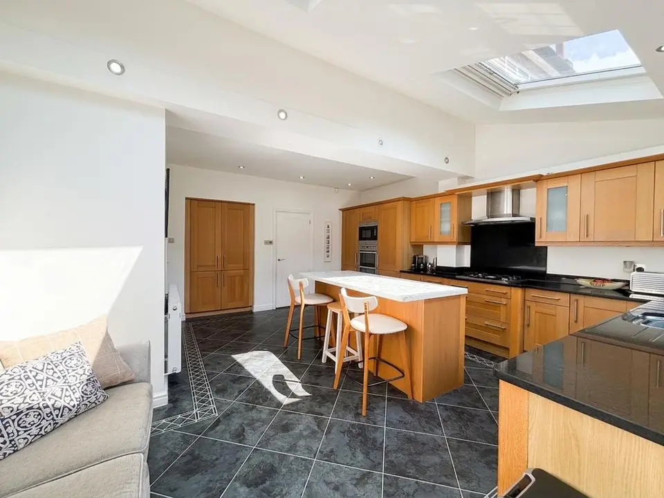 4 bedroom semi-detached house for sale