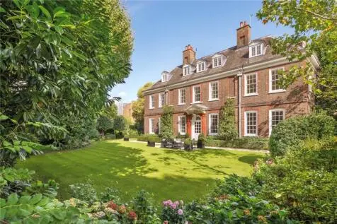 7 bedroom Detached for sale