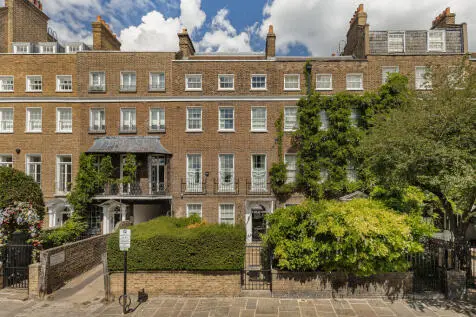 8 bedroom House for sale