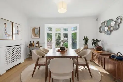 4 bedroom Terraced to rent
