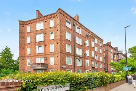 3 bedroom flat for sale
