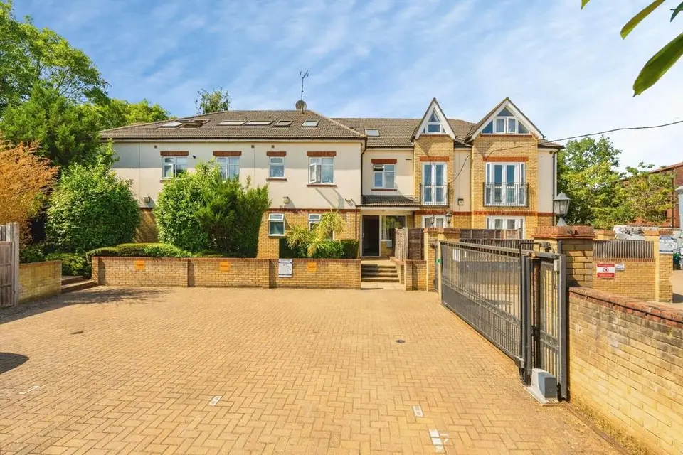 2 bedroom flat for sale