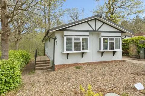 2 bedroom detached house for sale