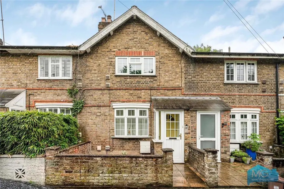 2 bedroom terraced house for sale