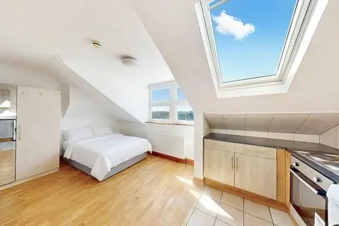 Studio to rent