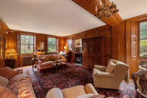 6 bedroom Semi-Detached for sale