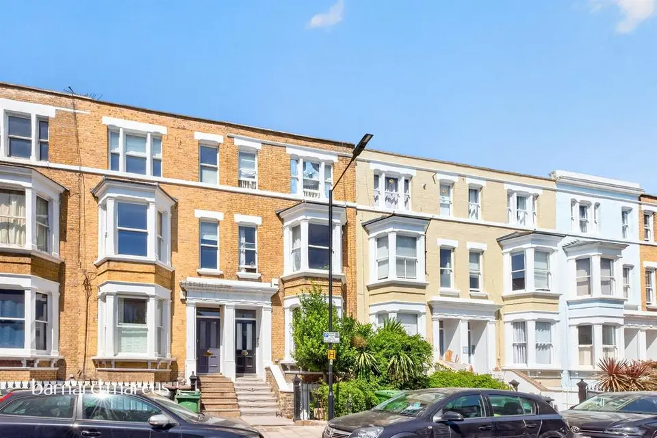2 bedroom maisonette for sale