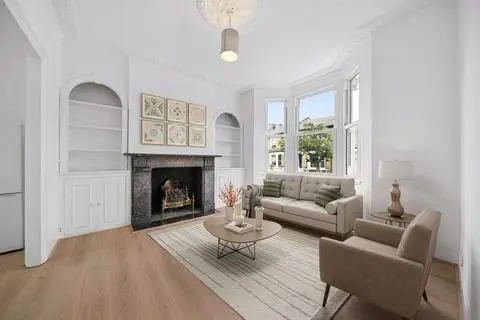 3 bedroom maisonette to rent