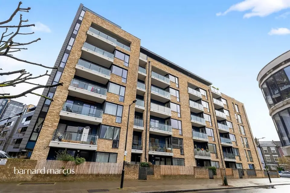 2 bedroom flat for sale
