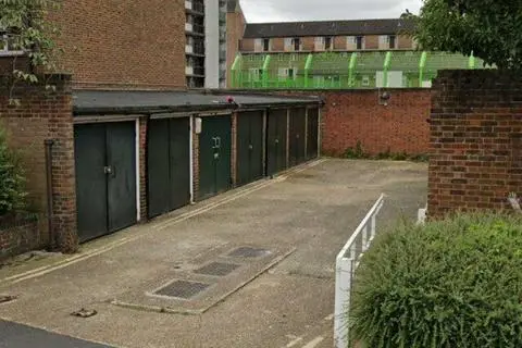 Garage to rent