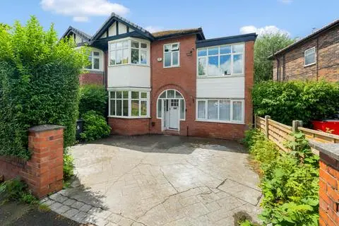 4 bedroom semi-detached house for sale