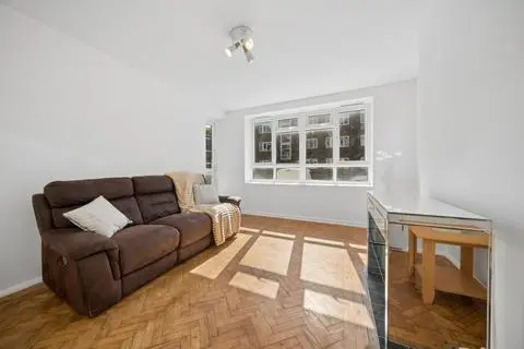 2 bedroom ground floor flat to rent