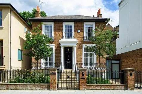 6 bedroom Detached for sale