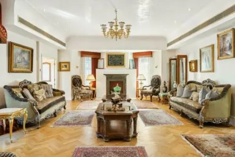 8 bedroom Detached for sale