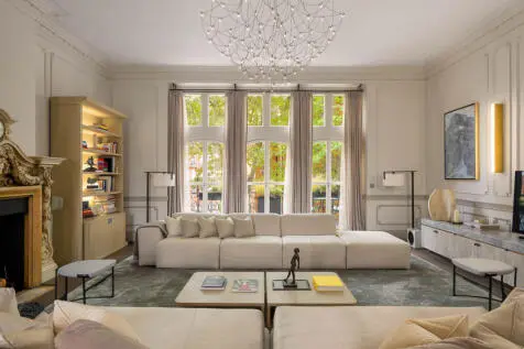 6 bedroom Town House for sale