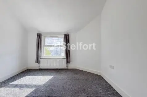 5 bedroom Terraced to rent