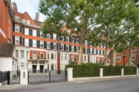 7 bedroom Terraced for sale