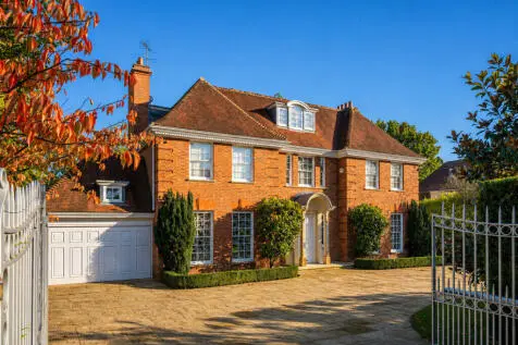 7 bedroom Detached for sale