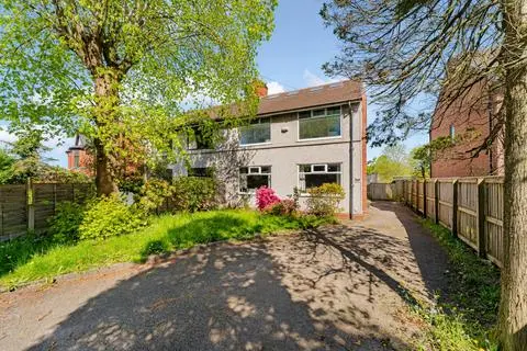 6 bedroom semi-detached house for sale