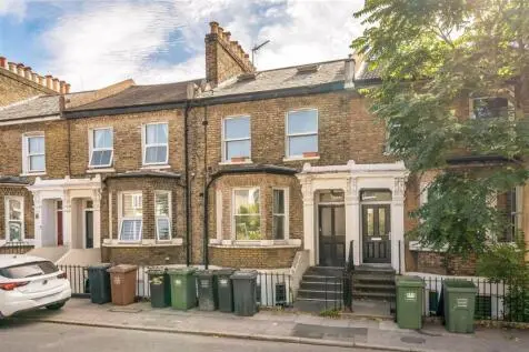 3 bedroom Flat to rent