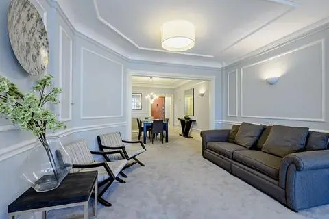 6 bedroom flat to rent