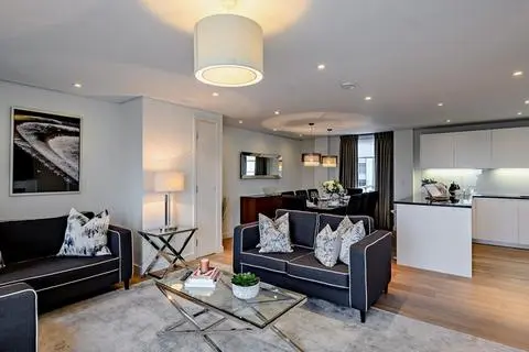 4 bedroom flat to rent