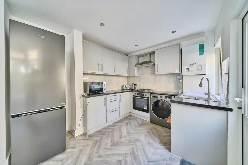 5 bedroom terraced house for sale