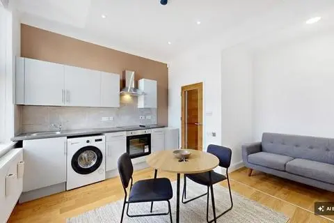 3 bedroom flat to rent