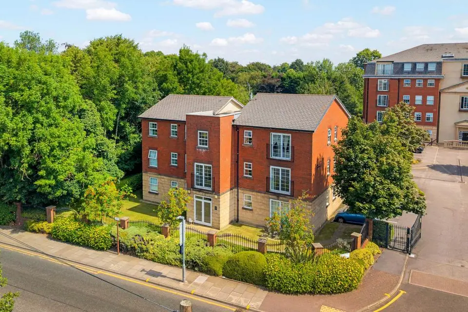 2 bedroom flat for sale