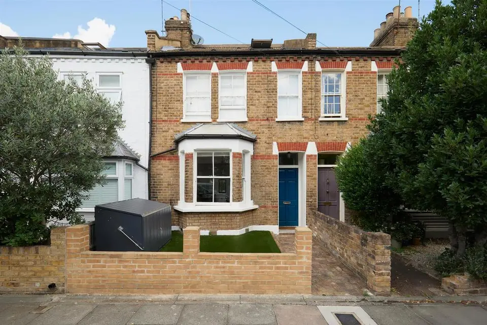 4 bedroom terraced house to rent