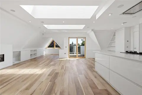 2 bedroom penthouse to rent